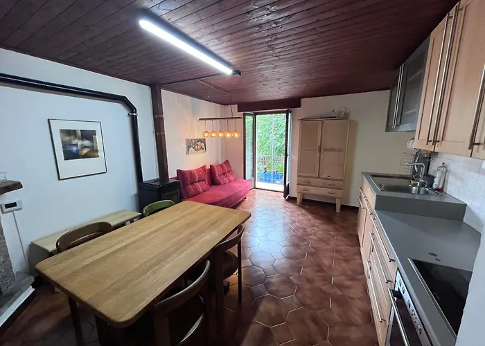 Schoenes Rustico In Bester Lage - 2 Min An Den * Brissago