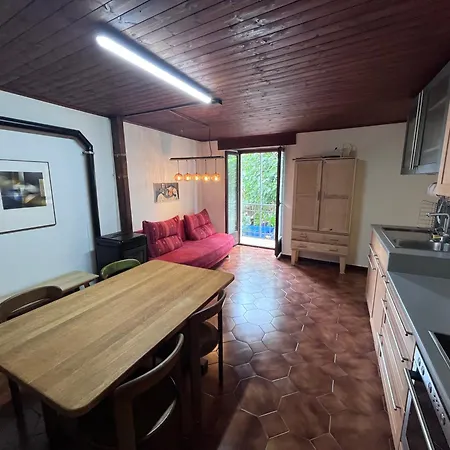 Schoenes Rustico In Bester Lage - 2 Min An Den * Brissago